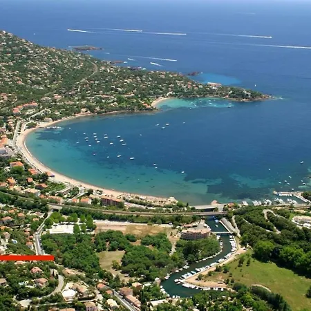 Grand Baie Saint-Raphael (Var)