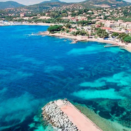Grand Baie Saint-Raphael (Var)