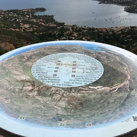Grand Baie * Saint-Raphael (Var)
